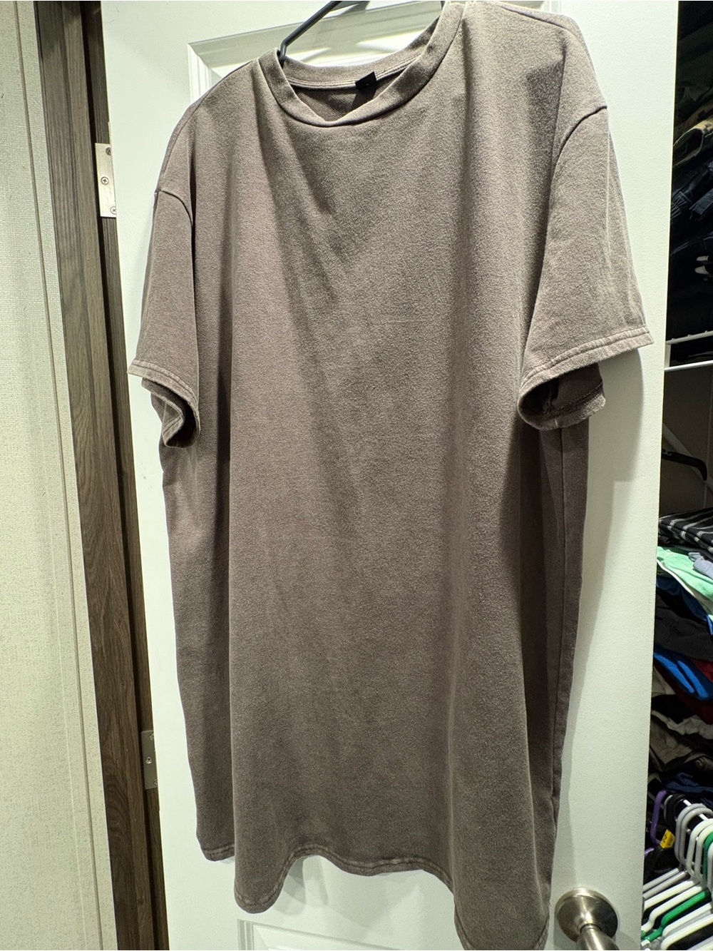 SHEIN Men's Short Sleeve Crew Tee in Taupe
